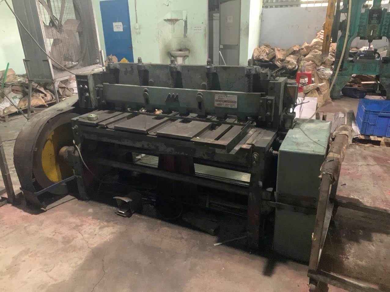 Cutting machine 4.jpg
